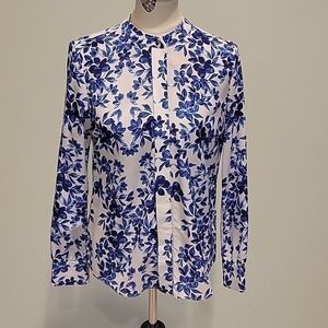 Olivia blue and white floral button down top.  Long sleeve scoop neck. XS